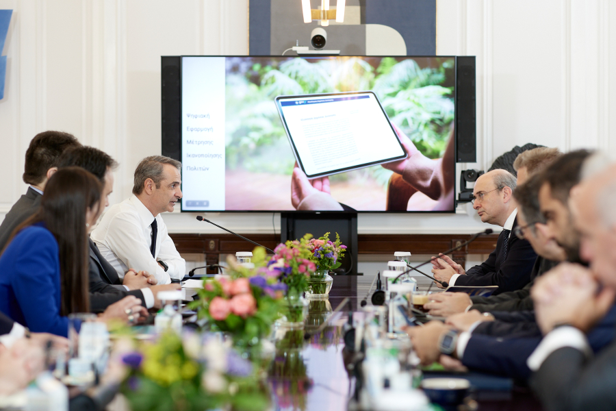 Άρση μονιμότητας στο Δημόσιο με σφραγίδα Μητσοτάκη