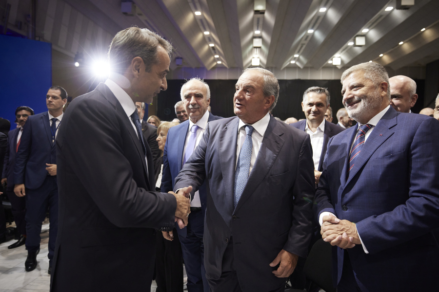 Το «ευχαριστώ» του πρωθυπουργού στον Κώστα Καραμανλή