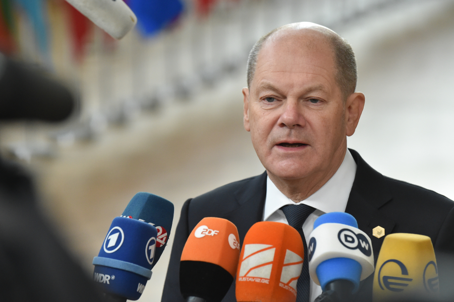 Η Γερμανία στέλνει όπλα στην Ουκρανία αλλά απαγορεύει επιθέσεις στη Ρωσία