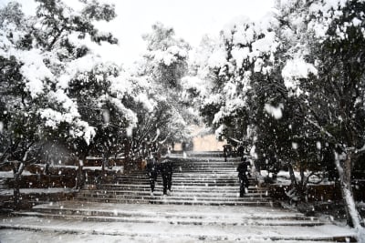 «Καλό είναι να υπάρχει ετοιμότητα»: Νέα πρόγνωση για χιόνια, ποιες πόλεις θα ντυθούν στα λευκά