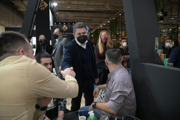 Ανδρουλάκης από HORECA: Χρειάζεται μακροπρόθεσμο σχέδιο για τις υπηρεσίες εστίασης και φιλοξενίας