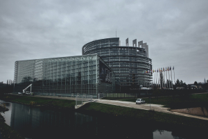 Η ενεργειακή κρίση στο επίκεντρο: Οι ευρωπαίοι ηγέτες ζητούν «εφαρμόσιμες λύσεις» για μείωση στις τιμές του φυσικού αερίου