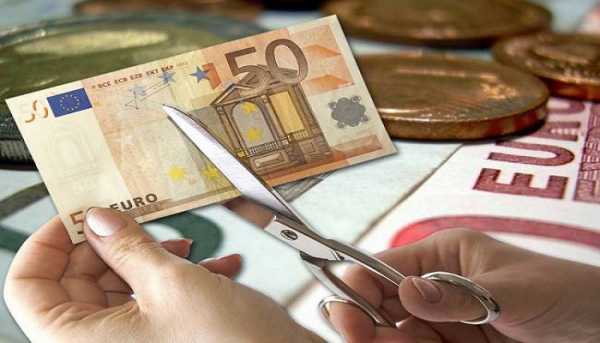 Τα συνδικάτα «βάζουν πλάτη» για να μην μειωθούν και άλλο οι μισθοί