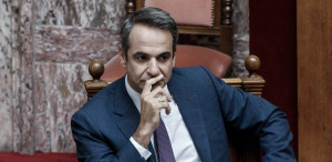 Κορονοϊός: Συναγερμός στο Μαξίμου για τα 50 κρούσματα, έκτακτη σύσκεψη από Μητσοτάκη