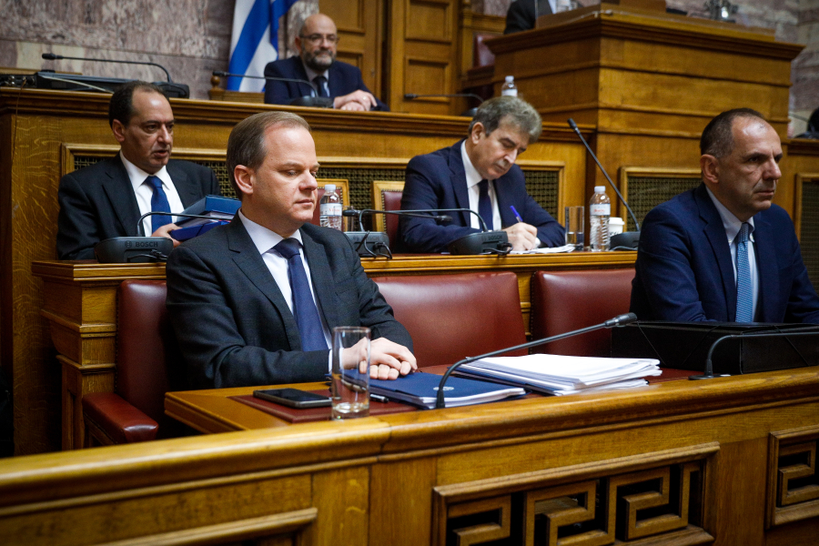 Κώστας Καραμανλής στη Βουλή για τα Τέμπη: Παραιτήθηκα γιατί συνέβη μια ανείπωτη τραγωδία, ανέλαβα την ευθύνη που μου αναλογεί