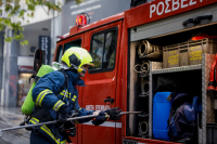 Φωτιά τώρα σε διαμέρισμα στο κέντρο της Αθήνας