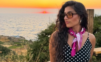 Μαρίνα Σπανού: Βόλτα με βάρκα και μπικίνι στην Κεφαλονιά