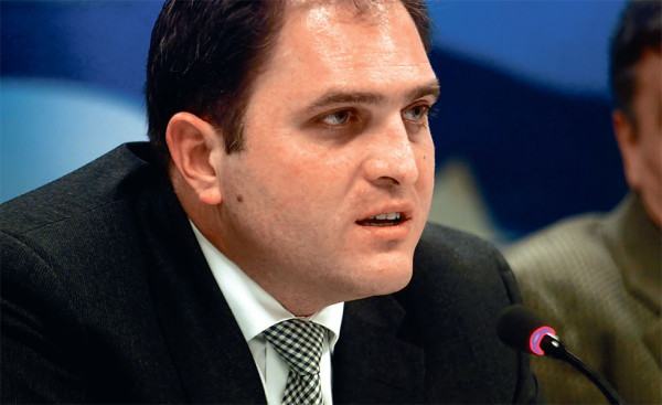 Οδηγίες Πιτσιλή στις εφορίες για να μην κατάσχεται το επίδομα πυρόπληκτων