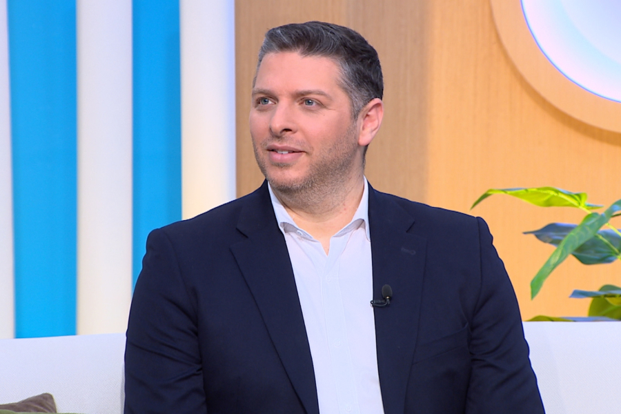 «Όλα για τη ζωή μας Vita»: Πόσο έχουν αλλάξει οι ανθρώπινες σχέσεις στην εποχή μας; (Βίντεο)