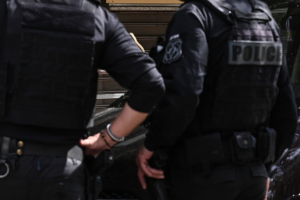 Συνελήφθη αστυνομικός για γενετήσιες πράξεις σε ανήλικο