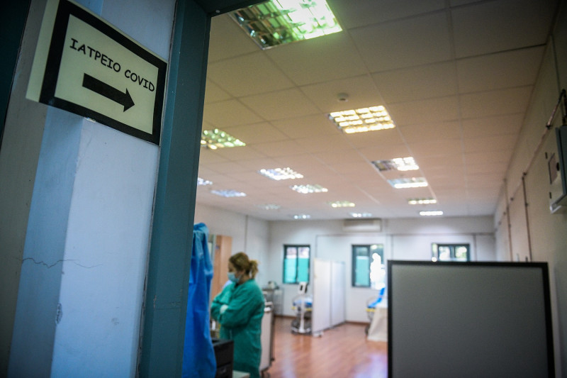 Πού εντοπίζονται τα 3.616 κρούσματα σήμερα - «Αγγίζουν» τα 500 στη Θεσσαλονίκη, ποιες περιοχές «βράζουν»