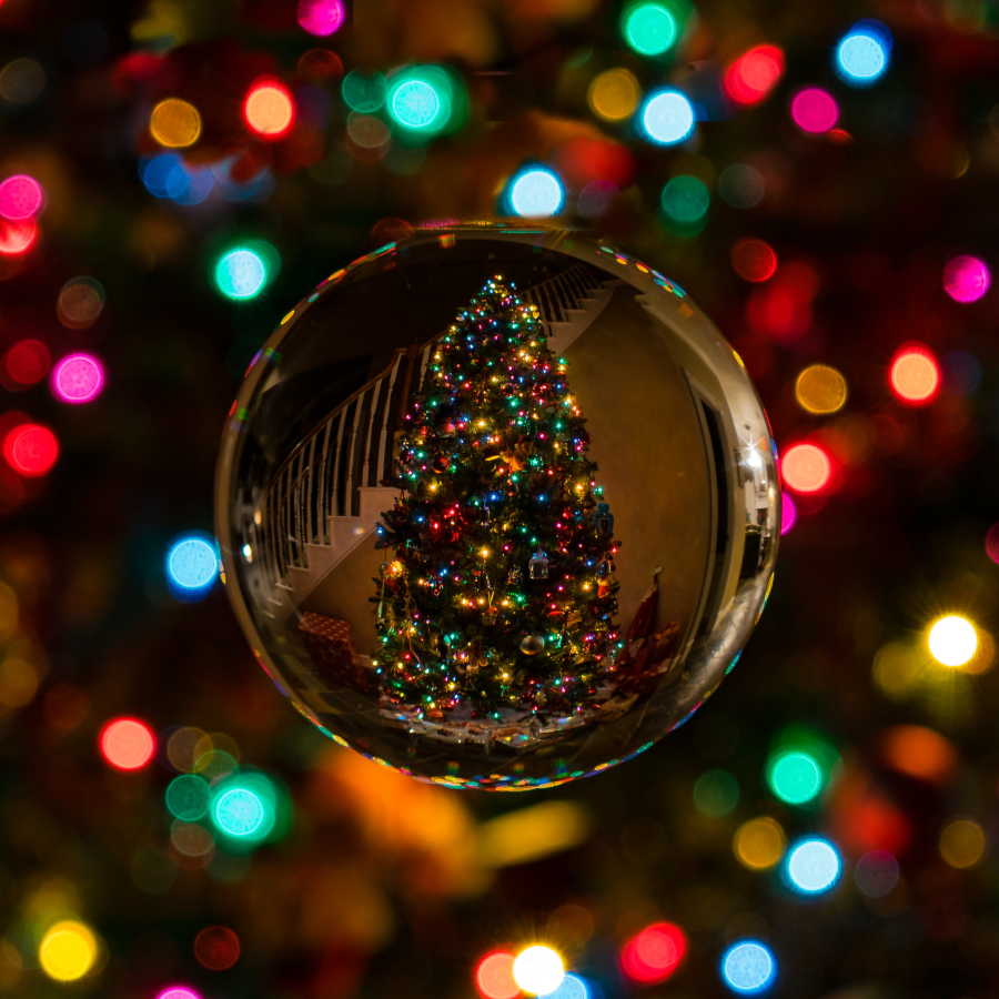 Η Πυροσβεστική προειδοποιεί: «Κλείνουμε τα χριστουγεννιάτικα φωτάκια πριν φύγουμε από το σπίτι»