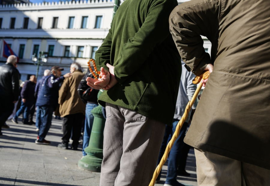 Ένας στους δύο μισθωτούς αναζητά δεύτερη δουλειά – Στους 300.000 οι εργαζόμενοι συνταξιούχοι
