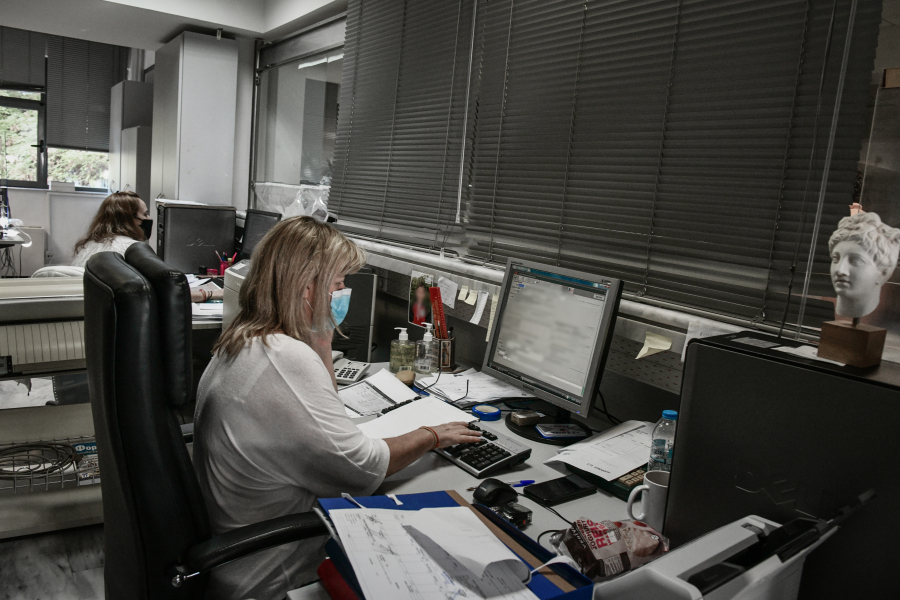 Τι ισχύει για όσους έχουν ημέρες άδειας του 2022 και πότε μετατρέπονται σε χρήματα