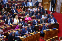 Αποτυχία Μαξίμου με το Σύνταγμα - Λίγες ψήφοι από τον χώρο της ακροδεξιάς η «συγκομιδή»