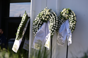 Γιώργος Παπαδάκης: Στη Ριτσώνα αυτή την ώρα το τελευταίο αντίο - Συγκλονιστικός ο επικήδειος του Στρατή Λιαρέλλη