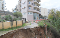 Σε κατάσταση έκτακτης ανάγκης ο δήμος Αγίου Δημητρίου: Κινδυνεύουν σπίτια (βίντεο)