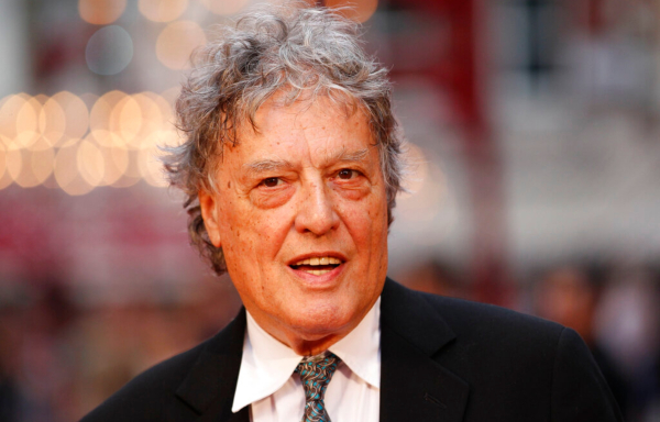 Πέθανε ο Οσκαρικός σεναριογράφος του «Ερωτευμένος Σαίξπηρ» Τομ Στόπαρντ