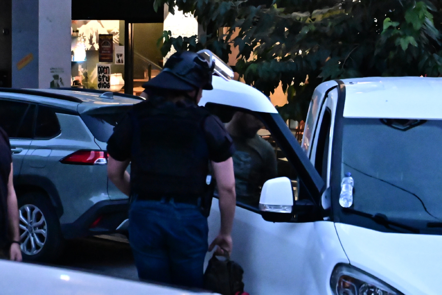 Ύποπτο αντικείμενο στον Κολωνό, αποκλείστηκε το σημείο