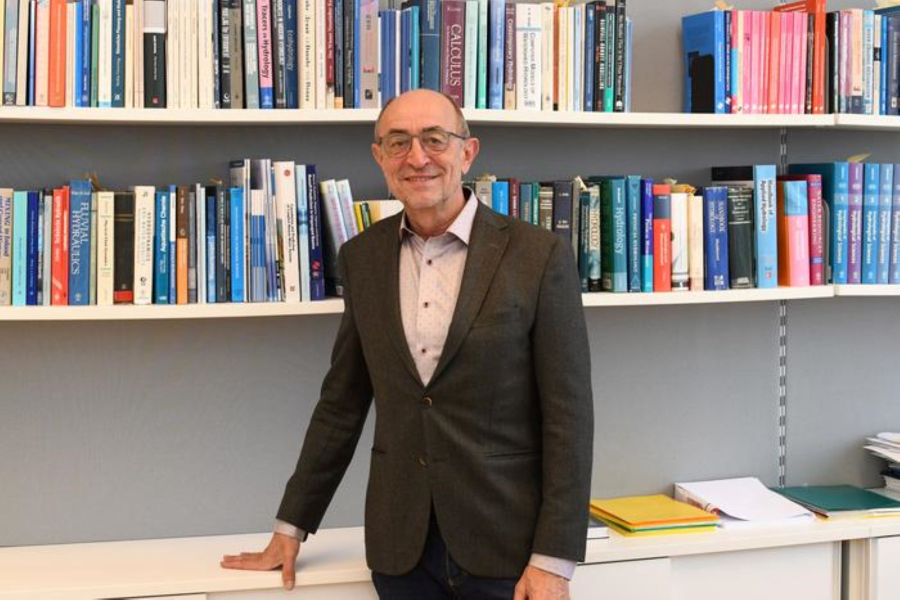 Ηγέτης στην έρευνα ακραίων υδρολογικών φαινομένων είναι ο αποδέκτης του φετινού «Νόμπελ νερού»