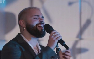 Ο Akylas σε μία ξεχωριστή ερμηνεία του «Ατελιέ» (Βίντεο)