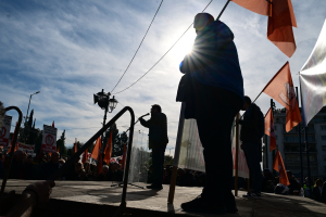 Ξεσηκωμός εργαζομένων για την απεργία: «Λουκέτο» στους δήμους, μεγάλες συγκεντρώσεις σε όλη τη χώρα