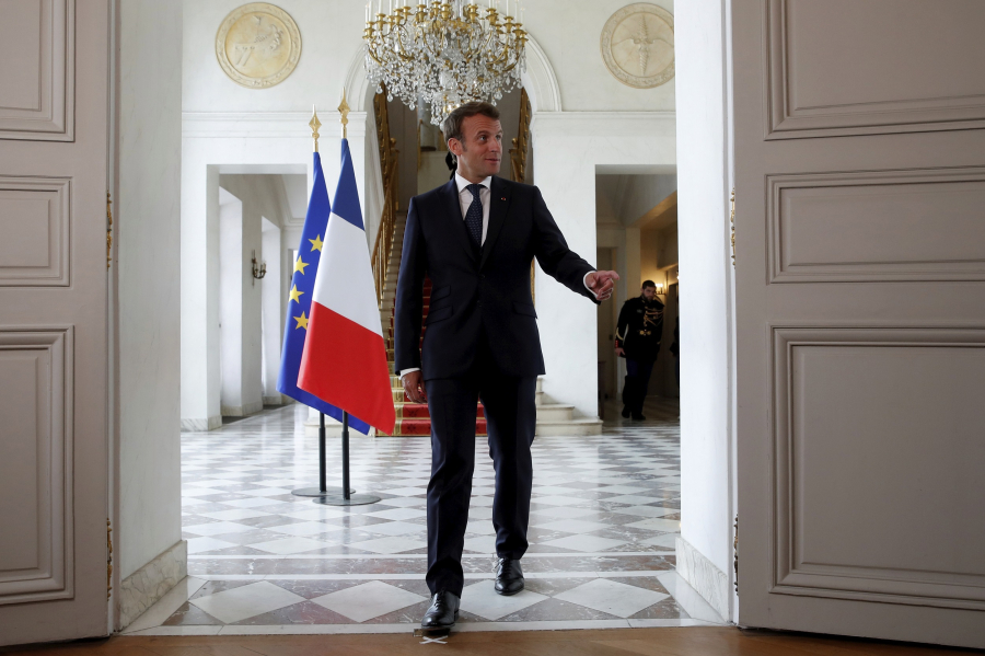 Γαλλία: Ο Μακρόν θα διορίσει νέο πρωθυπουργό εντός 48 ωρών