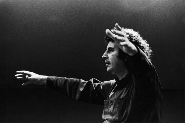 Αντίστροφη μέτρηση για τη μεγάλη συναυλία του ΚΚΕ για τον Μίκη Θεοδωράκη στη Θεσσαλονίκη