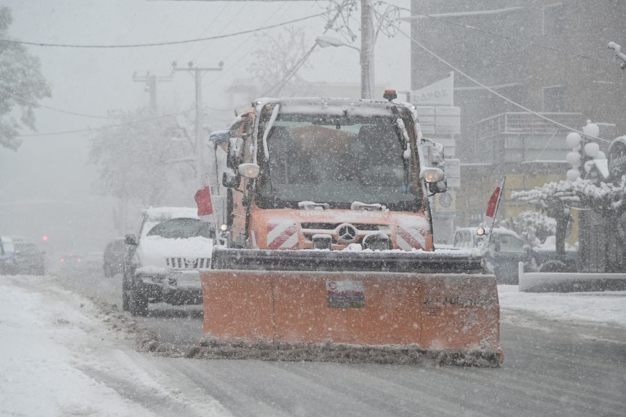 Κακοκαιρία Μπάρμπαρα: Άνοιξε η λεωφόρος Κατεχάκη, είχε κλείσει από το πυκνό χιόνι
