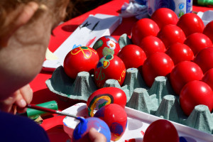 Πάσχα: Οι παγίδες που κρύβουν τα σοκολατένια και τα κόκκινα αυγά - Τι να προσέξετε