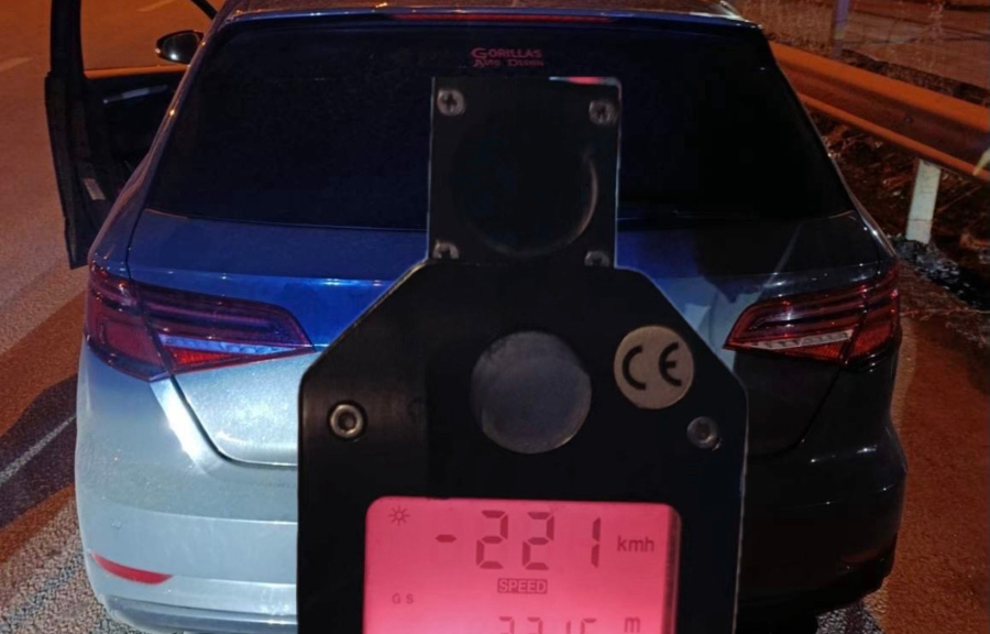 Οδηγοί έκαναν κόντρες και έτρεχαν με 221 χλμ/ώρα στη Θεσσαλονίκη: Μεθυσμένος ο ένας