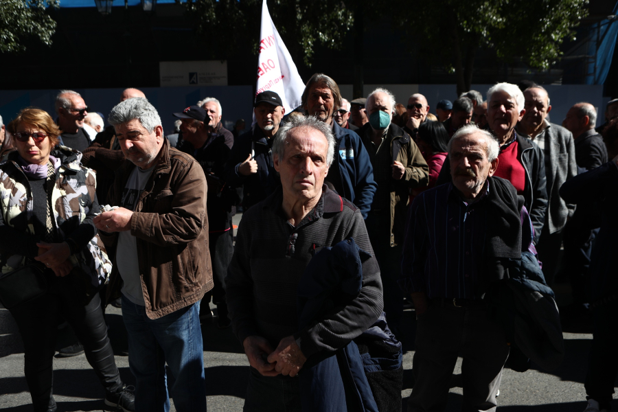 Διαδοχική ασφάλιση: Σύνταξη έως 10 χρόνια νωρίτερα για πάνω από 30.000 ασφαλισμένους