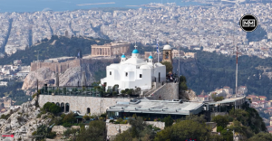 Άγιος Γεώργιος Λυκαβηττού: Το εμβληματικό εκκλησάκι της Αθήνας όπως δεν το έχετε ξαναδεί (drone βίντεο)
