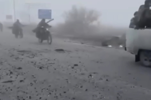 Ουκρανία: Ρώσοι στρατιώτες εισέβαλαν στο Ποκρόφσκ σαν πρωταγωνιστές του «Mad Max» (Βίντεο)