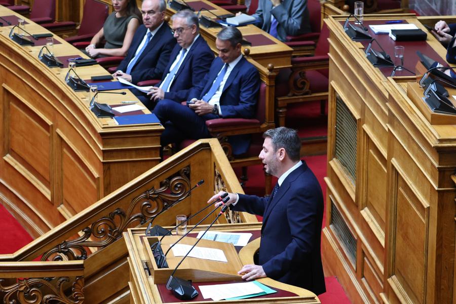 Μετωπική Μητσοτάκη – Ανδρουλάκη για την ακρίβεια στη Βουλή