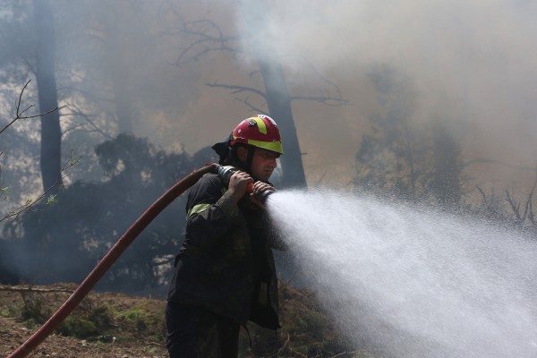 Φωτιά στην Ηλεία: Εκκενώνεται το χωριό Περιστέρι