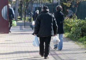 Διανομή νωπών προϊόντων και ειδών παντοπωλείου σε 5.100 άπορους στη Θεσσαλονίκη