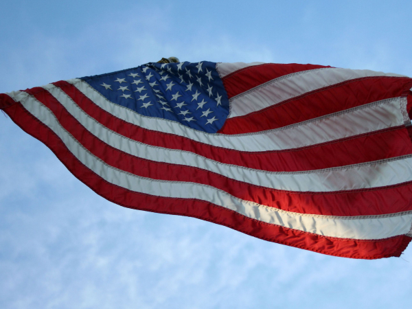 Οι ΗΠΑ πωλούν άρματα μάχης στην Πολωνία εν μέσω κρίσης στην Ουκρανία