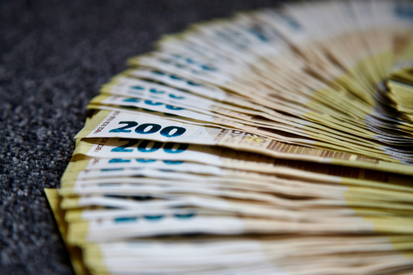 Εξωδικαστικός: Η οικονομία αναπτύσσεται, αλλά οι ρυθμίσεις σκοντάφτουν