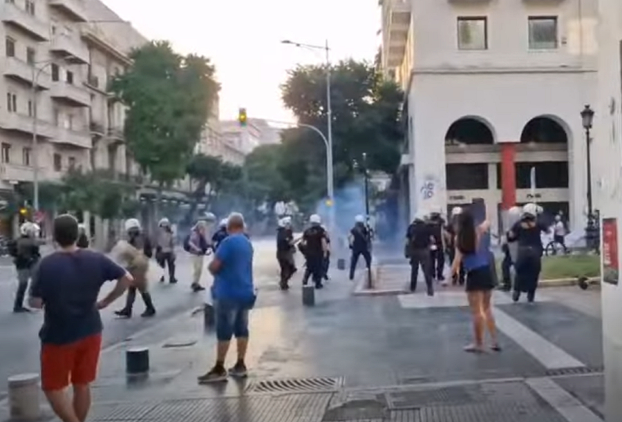 Θεσσαλονίκη: Ένταση στην πορεία για την Παλαιστίνη και το Madleen (Βίντεο)