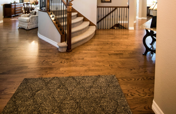 Σκέφτεσαι να αλλάξεις το πάτωμα στο σπίτι σου; Αυτές είναι οι 6 τάσεις που θα κυριαρχήσουν το 2025