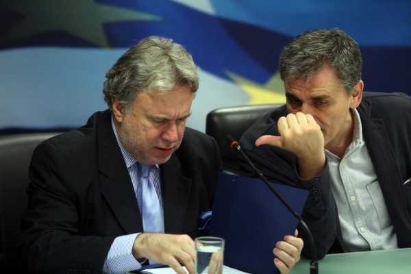 Γλιτώνουν οικογενειακά επιδόματα και επίδομα θέρμανσης - Καταργούνται όσα επικαλύπτει το ΚΕΑ