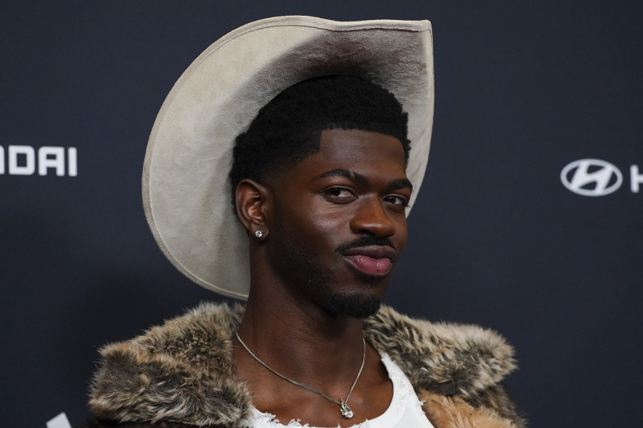 Lil Nas X: Συνελήφθη ο ράπερ, στο νοσοκομείο για πιθανή υπερβολική δόση - Κυκλοφορούσε με το εσώρουχο