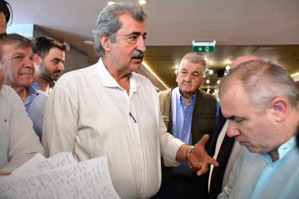 Δηλώνει «παρών» ο Πολάκης για την αρχηγία στον ΣΥΡΙΖΑ – Προσκλητήριο σε ΜέΡΑ25, Νέα Αριστερά, Κοτζιά, Κατσέλη, ΚΚΕ και… ΕΛΑΣ