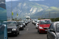 Ξεκίνησε η έξοδος των εκδρομέων: Πού υπάρχουν καθυστερήσεις στην Εθνική Αθηνών - Λαμίας