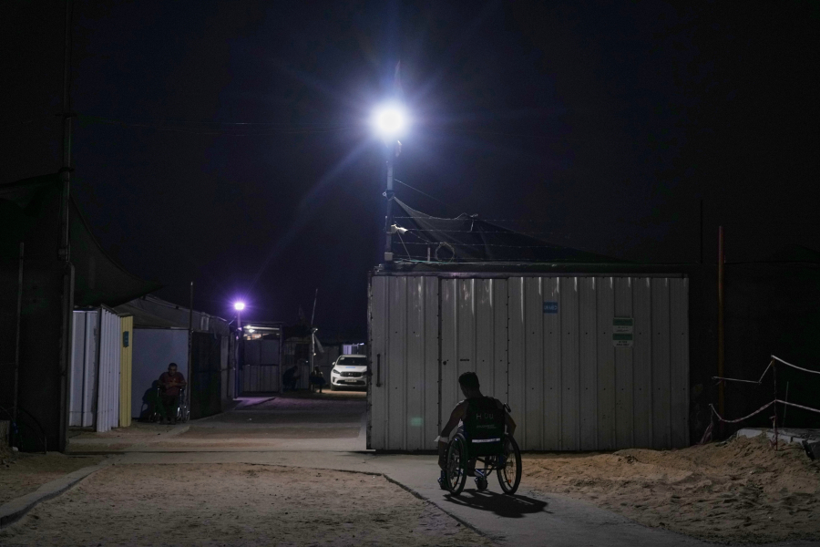 Εκατοντάδες άνθρωποι πέθαναν περιμένοντας την απομάκρυνσή τους από τη Γάζα