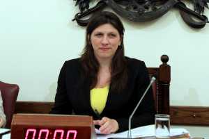 Κωνσταντοπούλου: Η κυβέρνηση υλοποιεί μία κοινωνική γενοκτονία