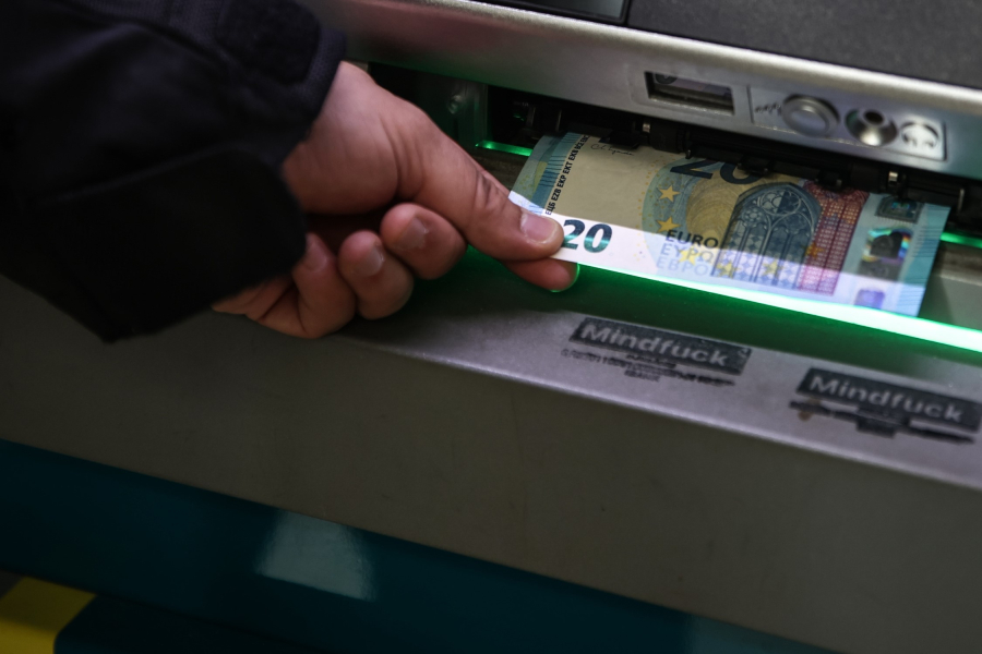 «Κλείδωσε»: Νωρίτερα οι συντάξεις Απριλίου