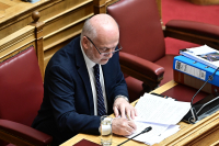 Ο Φλωρίδης επιμένει για τους «για τα μπάζα»