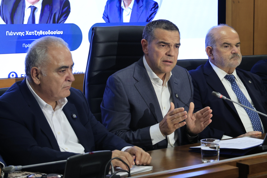 Κοινωνική ατζέντα και «άνοιγμα» στη μεσαία τάξη από τον Τσίπρα